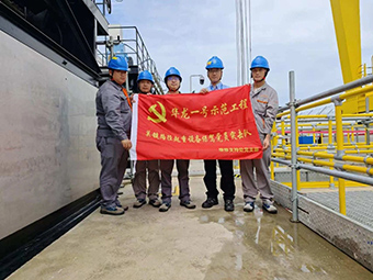 業(yè)主給華新機電黨員突擊隊頒了“金牌”！